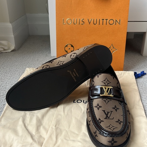 BRAND NEW NEVER WORN LV LOAFERS - Picture 4 of 14